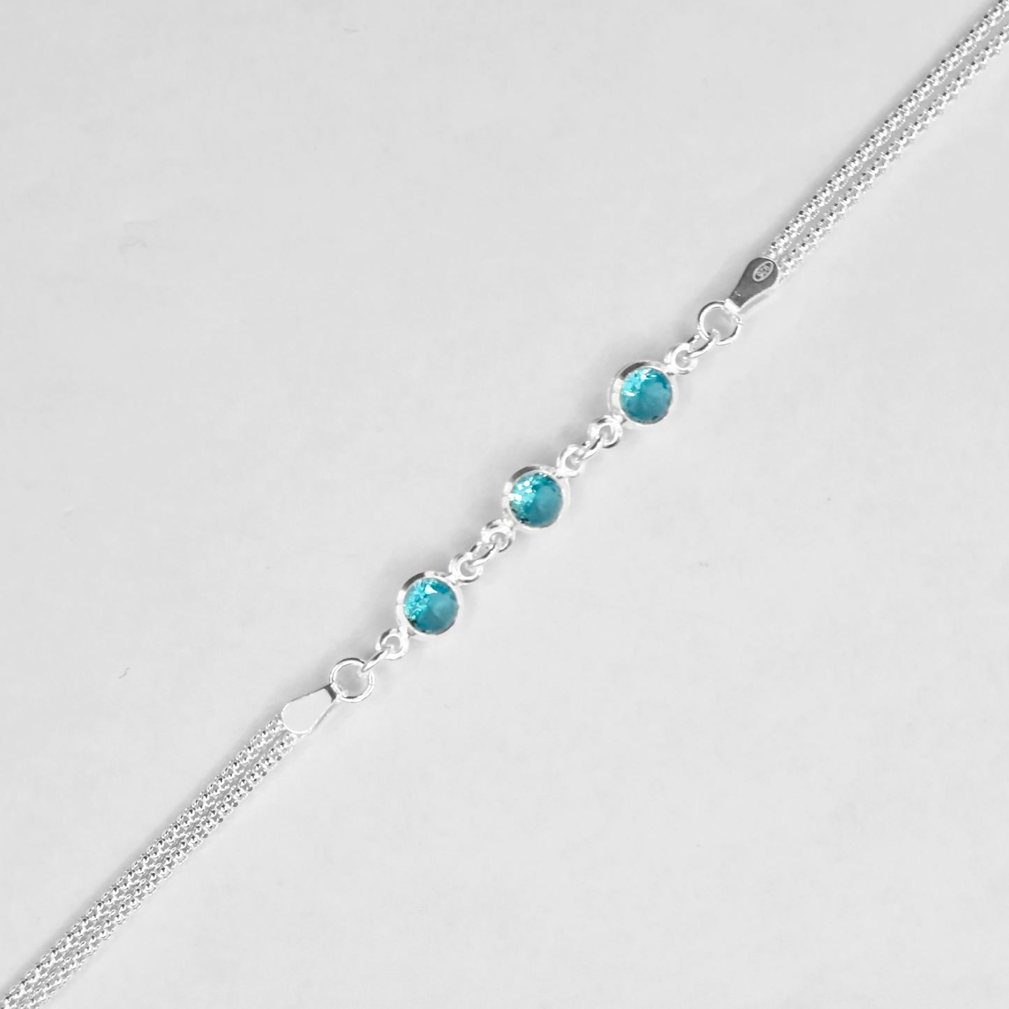 Bracciale con pietre colorate